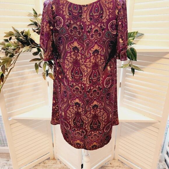 SHOW ME YOUR MUMU SHORT SLEEVE CRANBURY/PURPLE PAISLEY SIZE MED - Picture 7 of 7